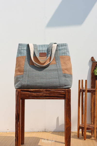 Tote to the Future (L) with Zipper