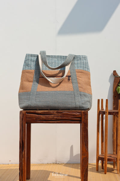 Tote to the Future (L) with Zipper