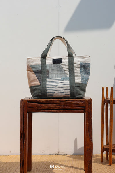 Tote to the Future (M) with Zipper