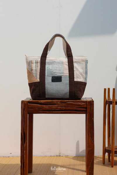 Tote to the Future (M) with Zipper