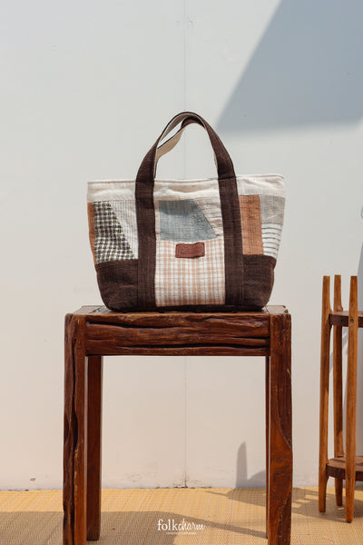 Tote to the Future (M) with Zipper