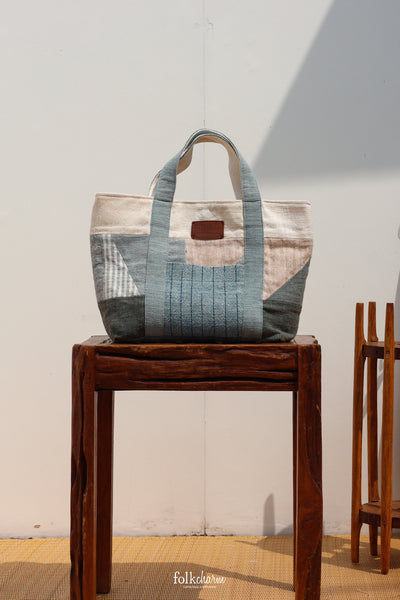 Tote to the Future (M)