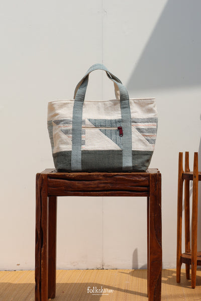 Tote to the Future (M)