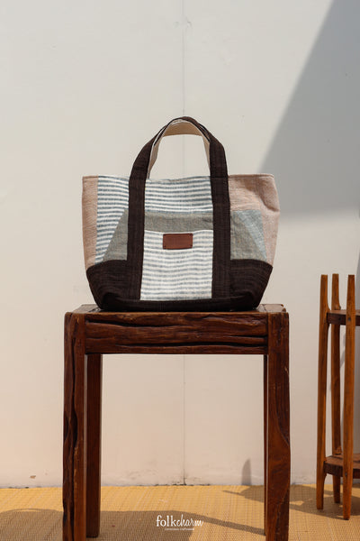 Tote to the Future (M)