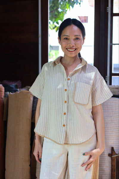 Closed-loop Shortsleeve Light Blouse