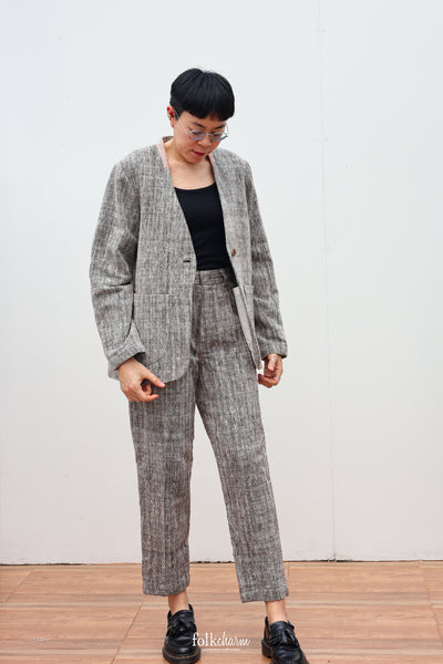 Ebony White Relaxed-fit Collarless Blazer