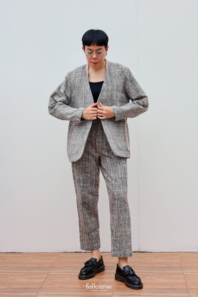 Ebony White Relaxed-fit Collarless Blazer