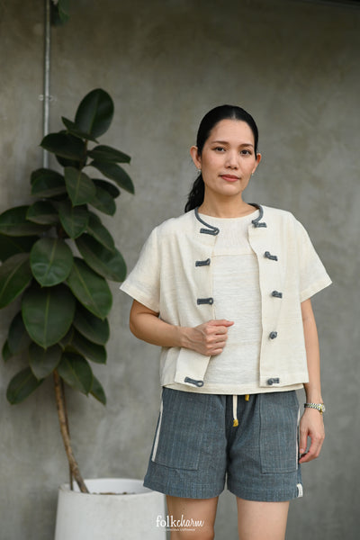 Split Mid-sleeve Blouse "Pony" (Pre-order)