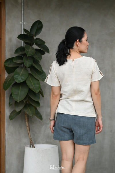 Split Mid-sleeve Blouse "Pony" (Pre-order)