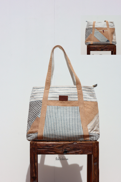 Tote to the Future (L) with Zipper
