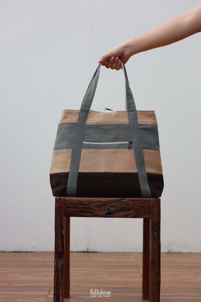 Tote to the Future (L) with Zipper