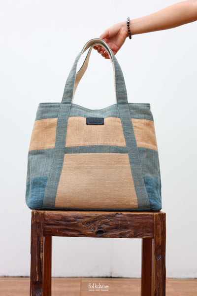 Tote to the Future (L) with Zipper