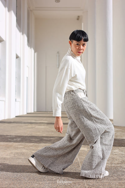 Extra-Wide Trousers in Complicated Ebony