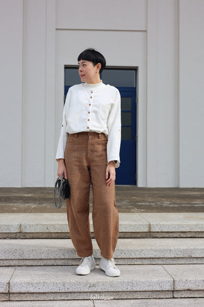 Barrel-leg Trousers in Buak Brown
