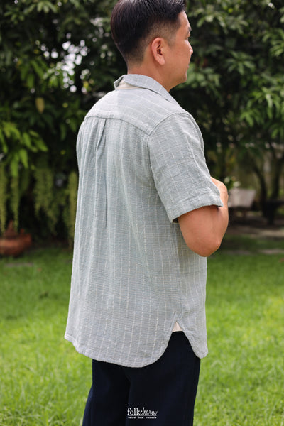 Men's *Circular* Relaxed Fit Spread Collar Shortsleeve Shirt