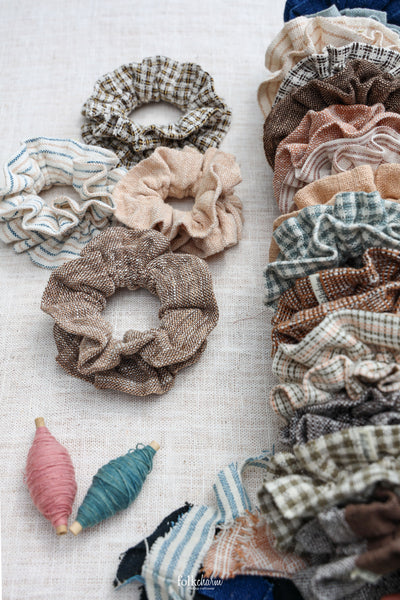 บุษบา (Bud-sa-ba) Ruffle scrunchie