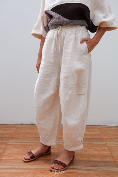 Barrel Jogger in Natural White