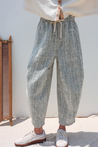Barrel Jogger in Buak Blue