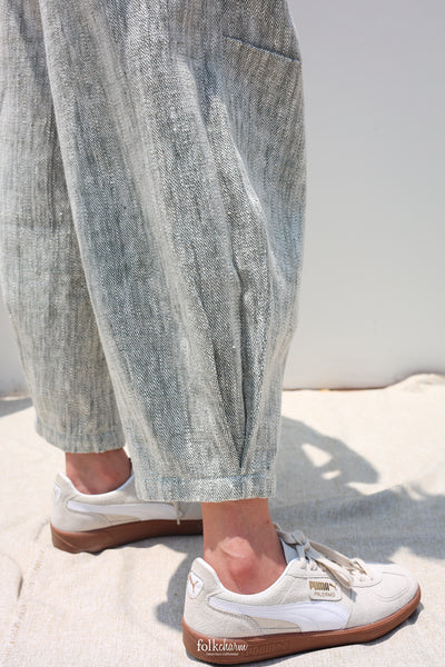 Barrel Jogger in Buak Blue