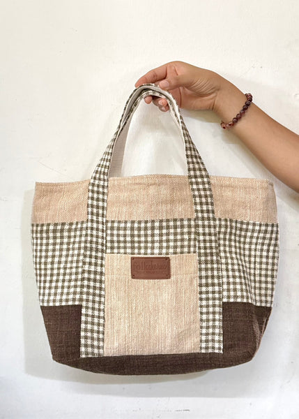 Tote to the Future (M)