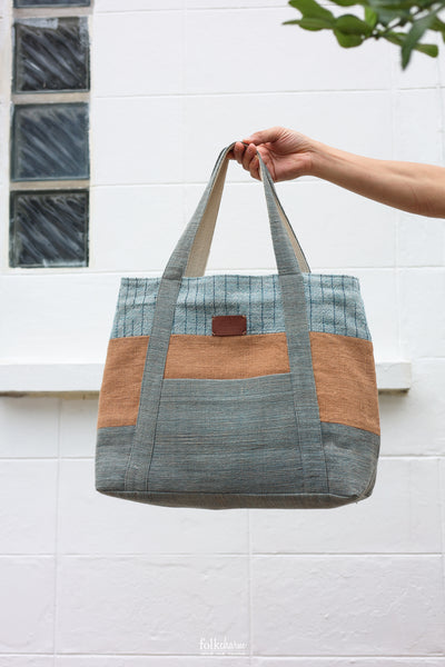 Tote to the Future (L) with Zipper