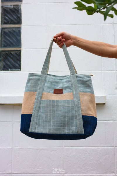 Tote to the Future (L) with Zipper