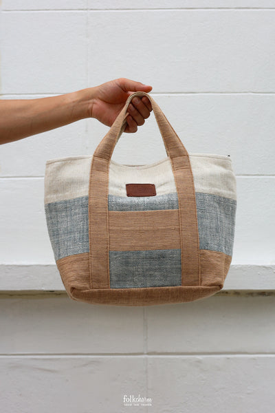 Tote to the Future (M)